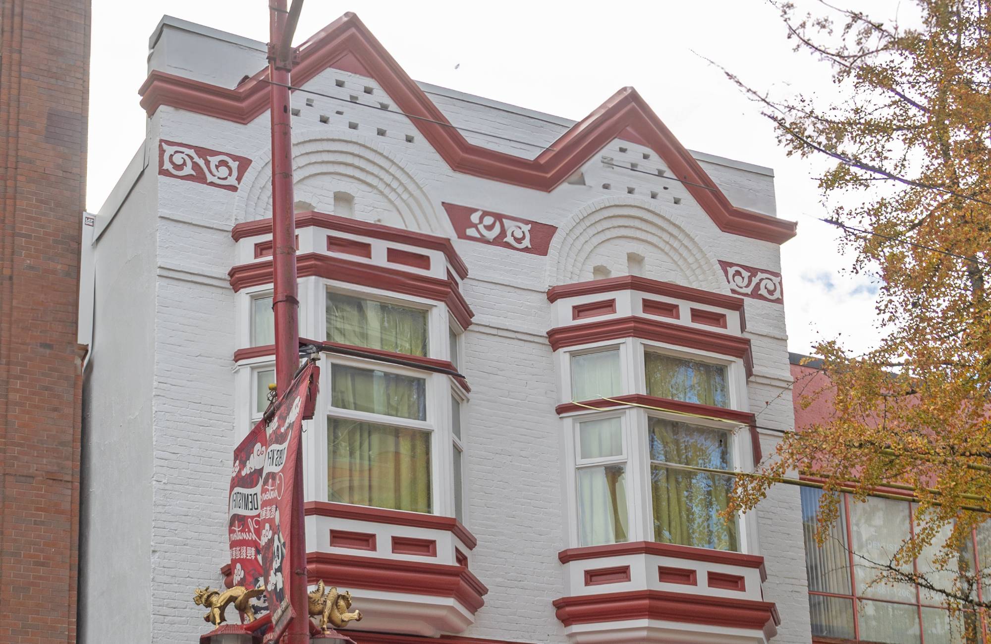 painting house exterior benefits in summertime